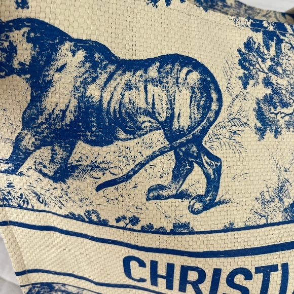 Christian Dior DIORivera jute tote. Limited edition navy 2022 summer collection! - Picture 4 of 8